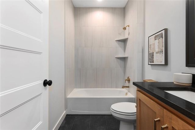 11277 S Sunray Drive, Olathe, KS 66061