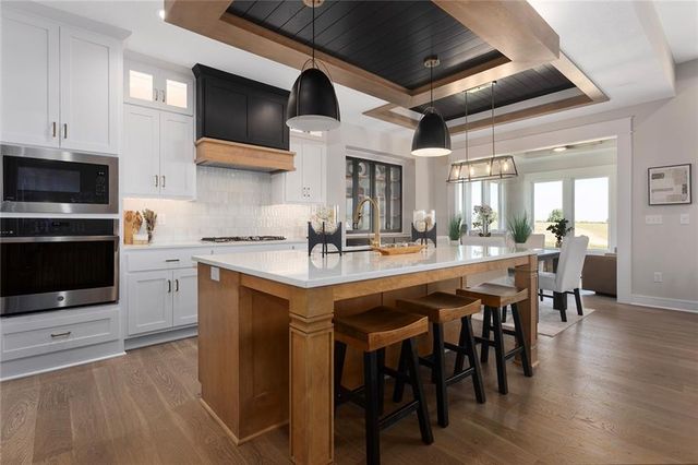 11277 S Sunray Drive, Olathe, KS 66061