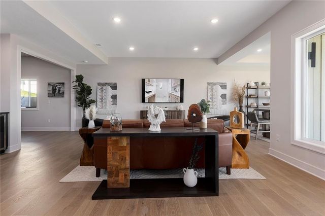 11277 S Sunray Drive, Olathe, KS 66061