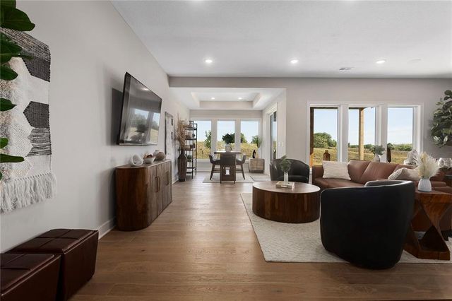 11277 S Sunray Drive, Olathe, KS 66061