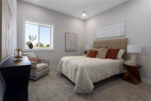 11277 S Sunray Drive, Olathe, KS 66061