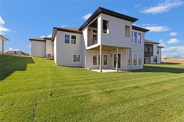 11277 S Sunray Drive, Olathe, KS 66061