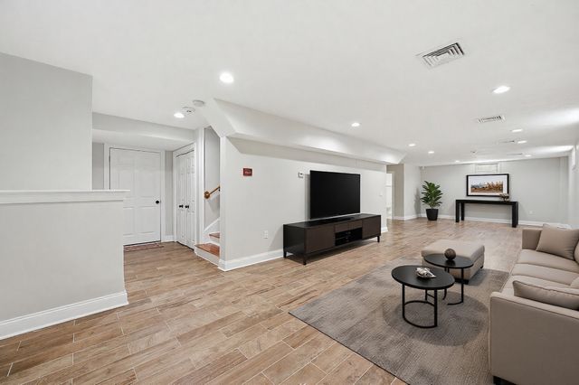 98-R Walnut Street, Shrewsbury, MA 01545
