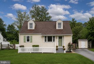 46 VILLAGE WAY, Malvern, PA 19355