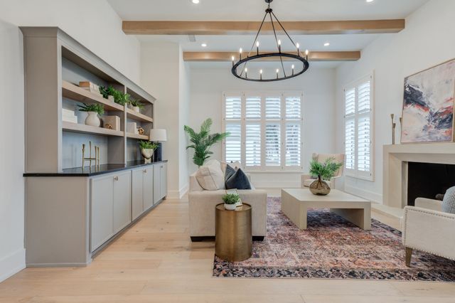 9607 Vicksburg Avenue, Lubbock, TX 79424