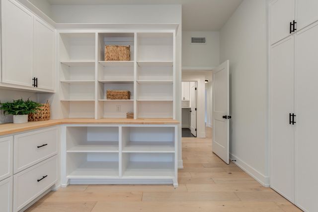 9607 Vicksburg Avenue, Lubbock, TX 79424