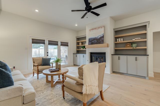 9607 Vicksburg Avenue, Lubbock, TX 79424