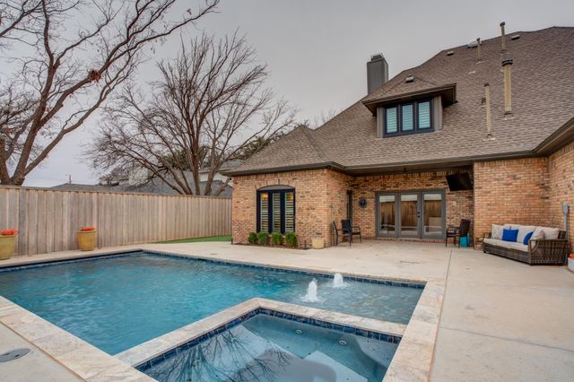 9607 Vicksburg Avenue, Lubbock, TX 79424