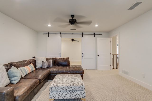 9607 Vicksburg Avenue, Lubbock, TX 79424