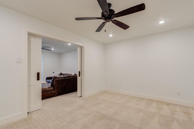 9607 Vicksburg Avenue, Lubbock, TX 79424