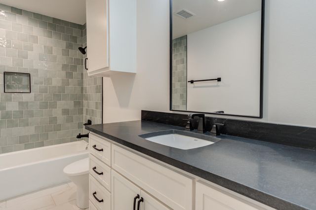 9607 Vicksburg Avenue, Lubbock, TX 79424