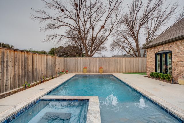 9607 Vicksburg Avenue, Lubbock, TX 79424