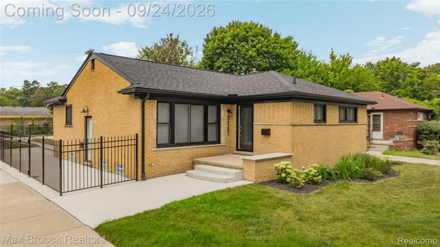 24201 Oneida Street, Oak Park, MI 48237