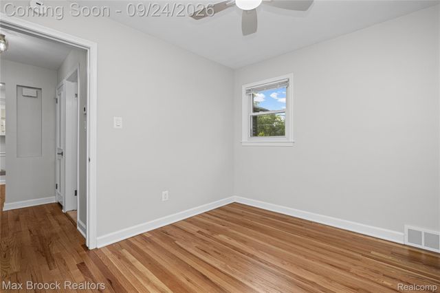 24201 Oneida Street, Oak Park, MI 48237