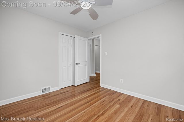 24201 Oneida Street, Oak Park, MI 48237