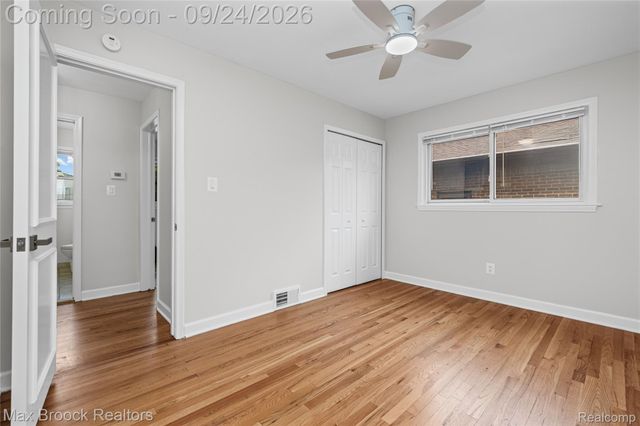 24201 Oneida Street, Oak Park, MI 48237