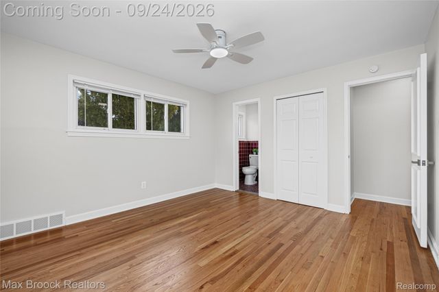 24201 Oneida Street, Oak Park, MI 48237