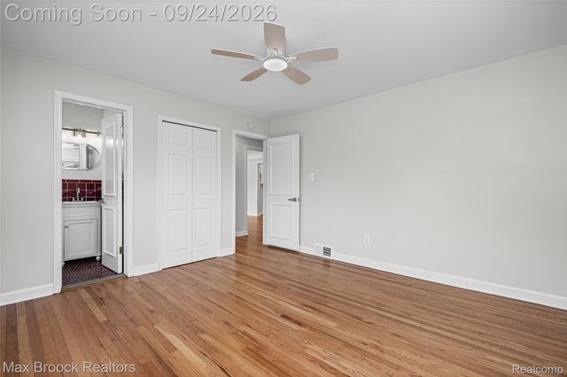 24201 Oneida Street, Oak Park, MI 48237