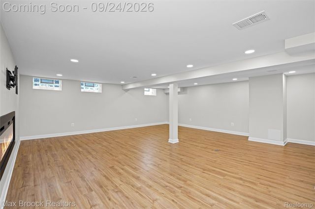 24201 Oneida Street, Oak Park, MI 48237