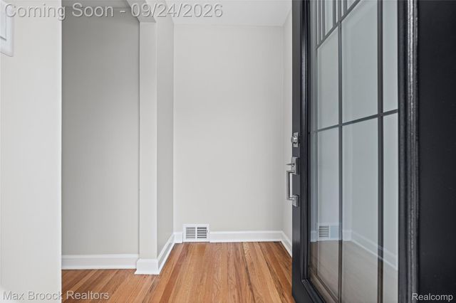 24201 Oneida Street, Oak Park, MI 48237