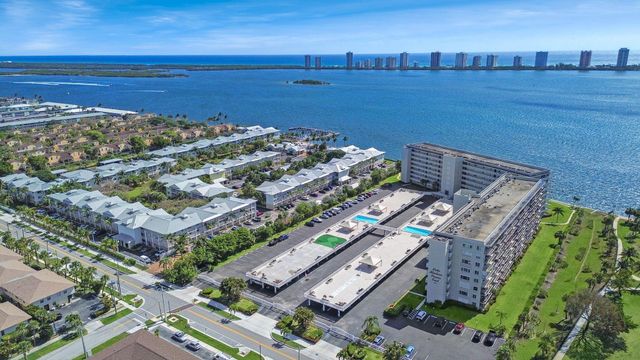 801 Lake Shore Drive 204, Lake Park, FL 33403