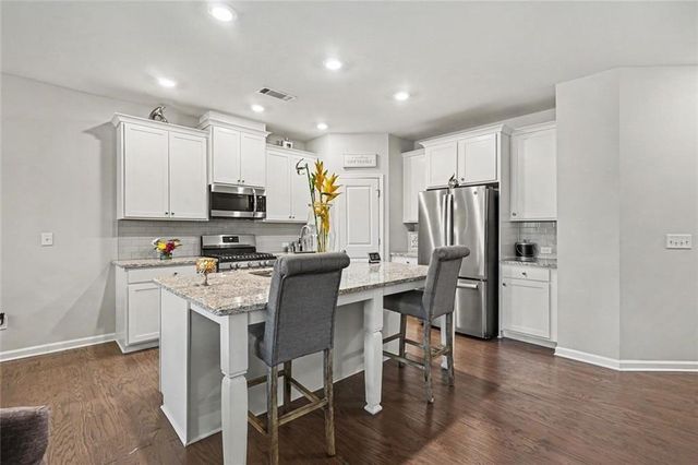 515 Elm Bluff Way, Lawrenceville, GA 30043