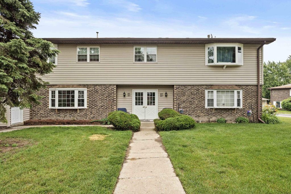 1853 Burgundy Street, Schererville, IN 46375