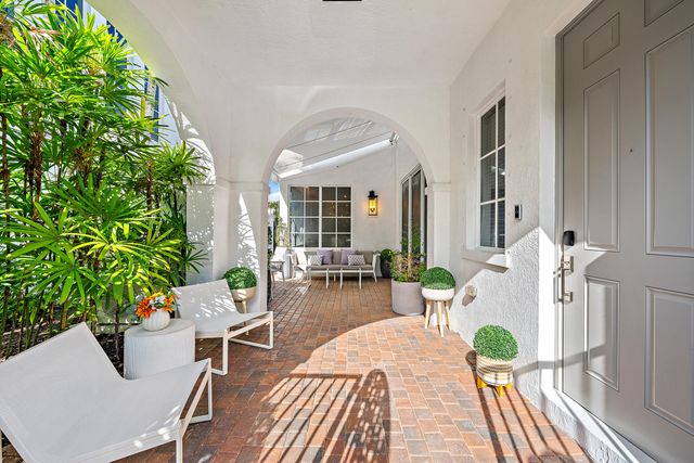 39 Stoney Drive, Palm Beach Gardens, FL 33410