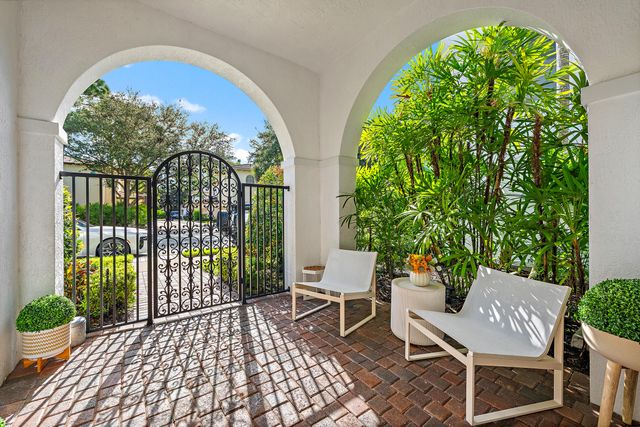 39 Stoney Drive, Palm Beach Gardens, FL 33410