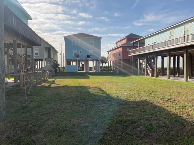 1966 Avenue I, Crystal Beach, TX 77650