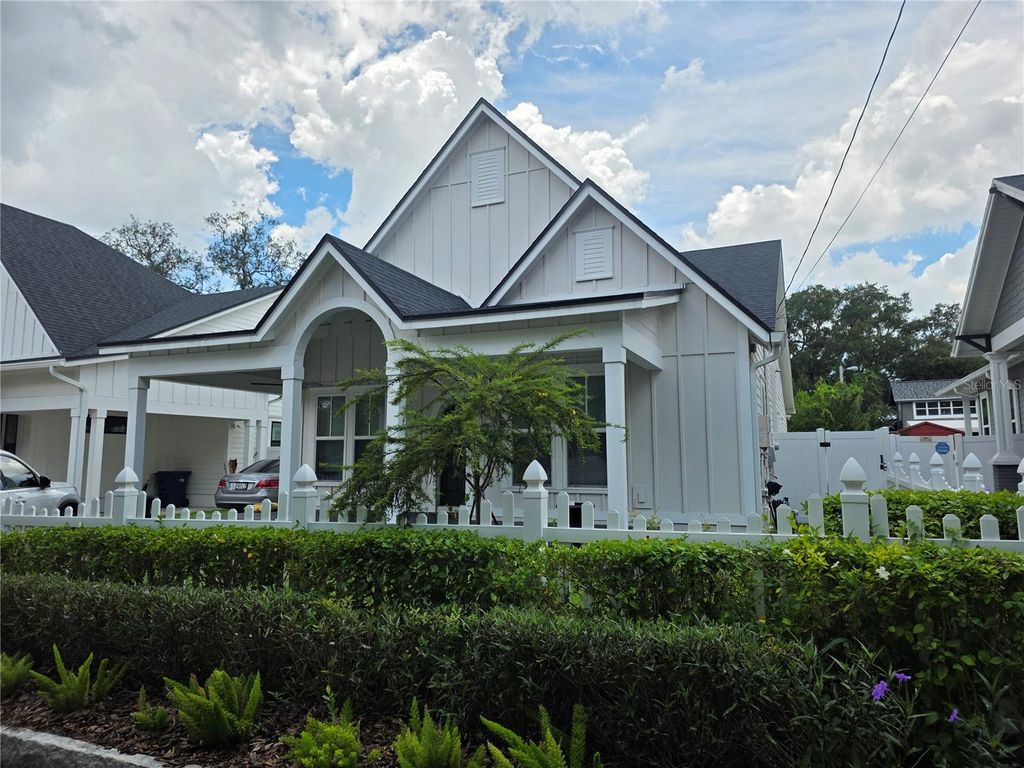 Image 2 of property listing at 3016 N MASSACHUSETTS AVENUE, Tampa, FL 33603