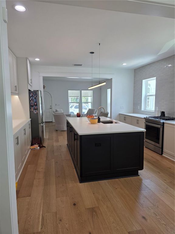 Image 14 of property listing at 3016 N MASSACHUSETTS AVENUE, Tampa, FL 33603