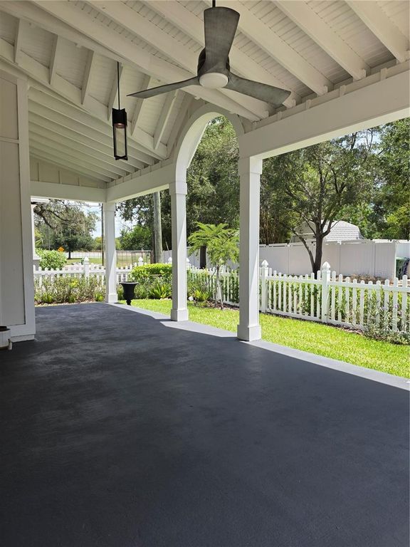Image 5 of property listing at 3016 N MASSACHUSETTS AVENUE, Tampa, FL 33603