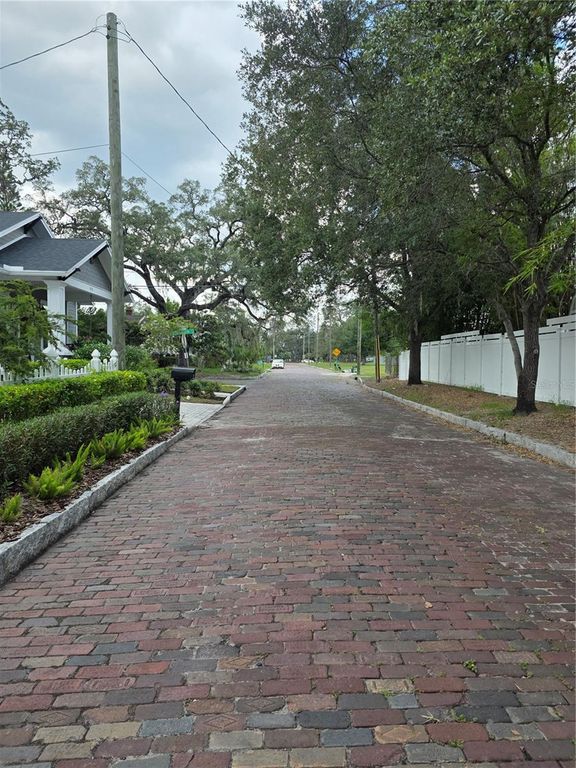 Image 41 of property listing at 3016 N MASSACHUSETTS AVENUE, Tampa, FL 33603