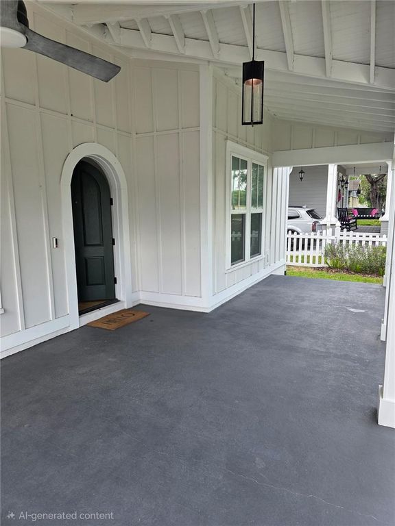 Image 6 of property listing at 3016 N MASSACHUSETTS AVENUE, Tampa, FL 33603