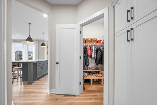 4237 Arbor Bay, Woodbury, MN 55129