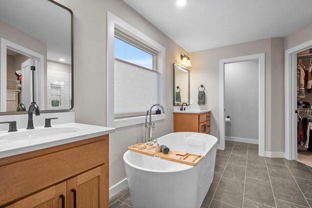 4237 Arbor Bay, Woodbury, MN 55129