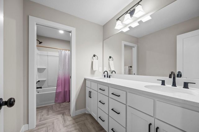 4237 Arbor Bay, Woodbury, MN 55129