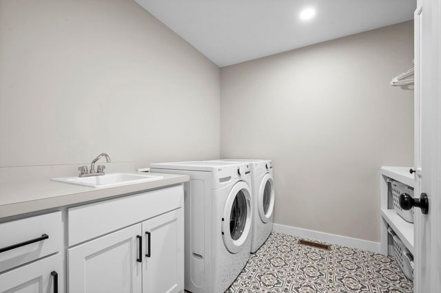 4237 Arbor Bay, Woodbury, MN 55129