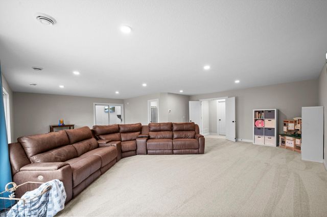 4237 Arbor Bay, Woodbury, MN 55129