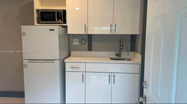 420 NW 95th St 420, Miami, FL 33150