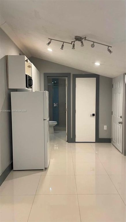 420 NW 95th St 420, Miami, FL 33150