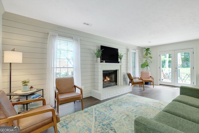 2394 Southern Oak Drive SW, Marietta, GA 30064