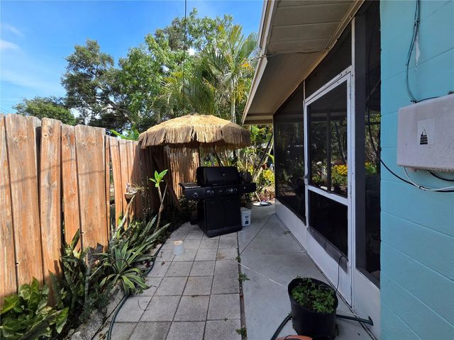 11066 102ND AVENUE N, Seminole, FL 33778