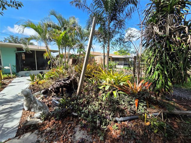 11066 102ND AVENUE N, Seminole, FL 33778