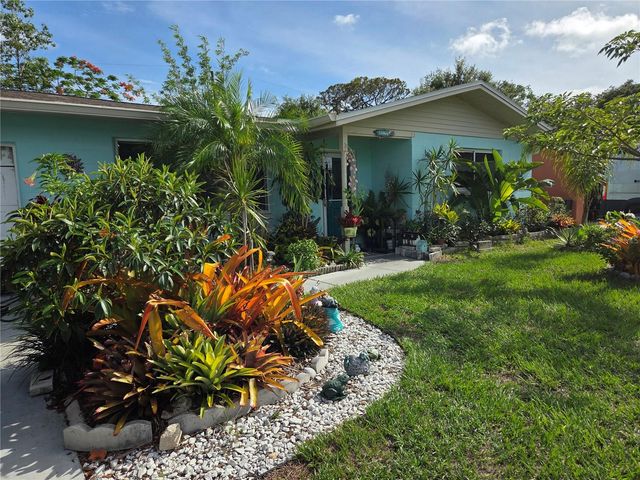 11066 102ND AVENUE N, Seminole, FL 33778