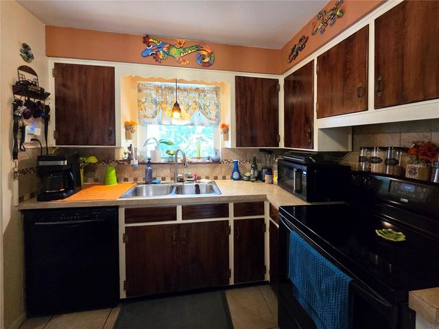 11066 102ND AVENUE N, Seminole, FL 33778