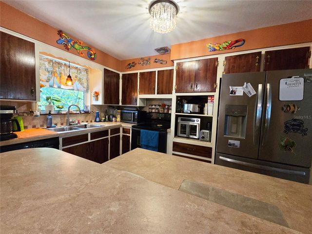 11066 102ND AVENUE N, Seminole, FL 33778