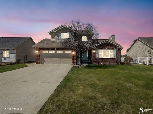 784 E Sweet Briar Lane, Monroe Twp, MI 48161