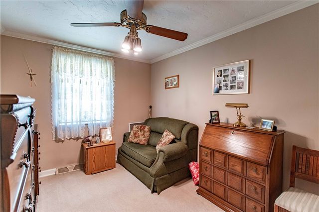905 Roosevelt Avenue, Aliquippa, PA 15001